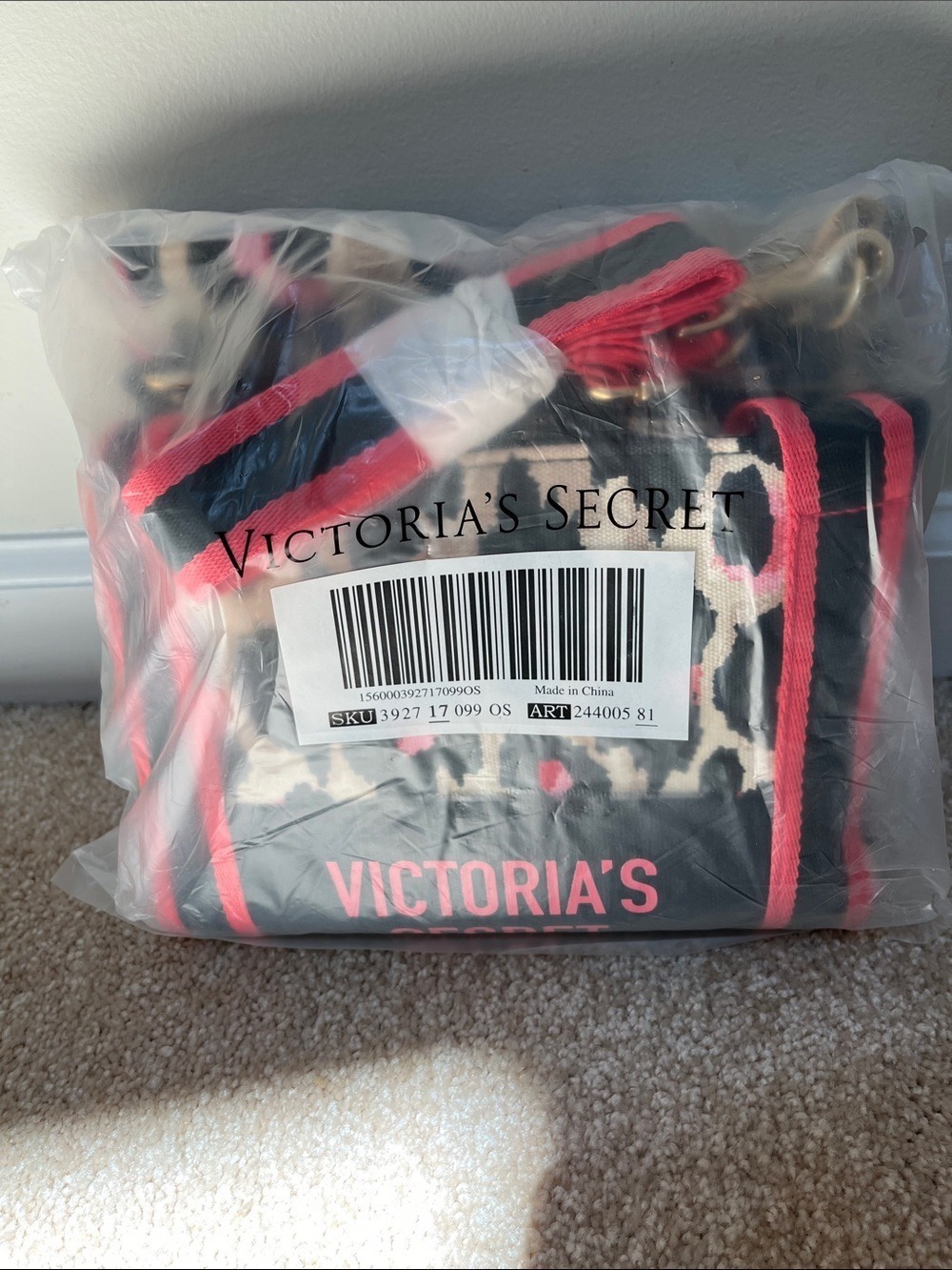 Victoria's Secret Jumbo Beach Bag - Picture 10 of 10